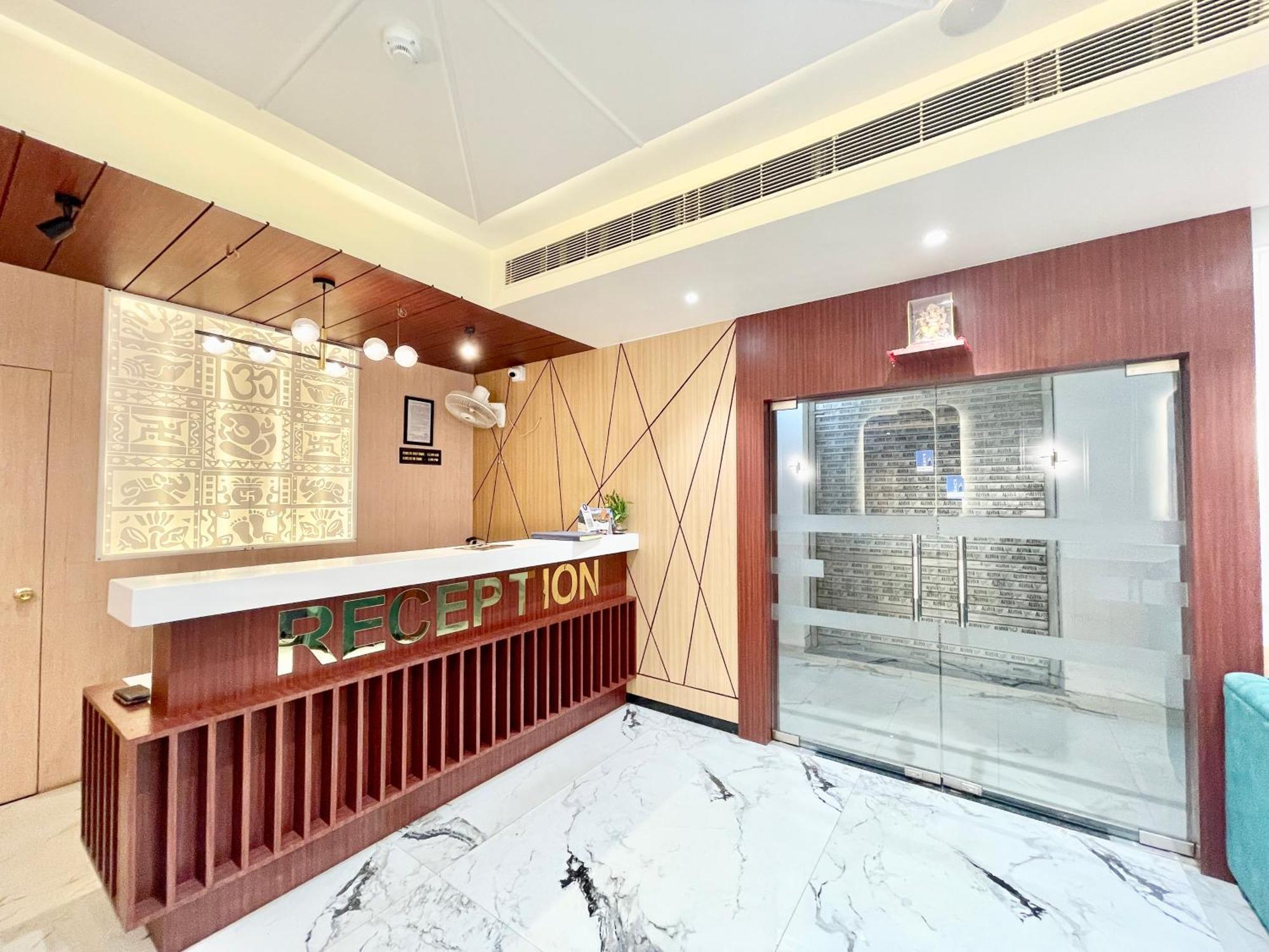 Hotel Vedangam Inn ! Varanasi - Foreigner'S Choice ! Fully Air-Conditioned Hotel With Parking Availability, Near Kashi Vishwanath Temple, And Ganga Ghat Exterior photo